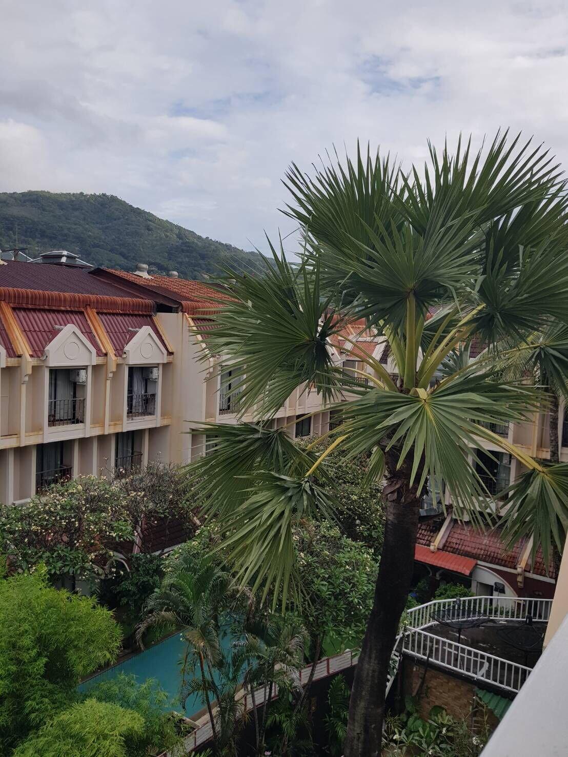 Boomerang Inn Phuket Extérieur photo