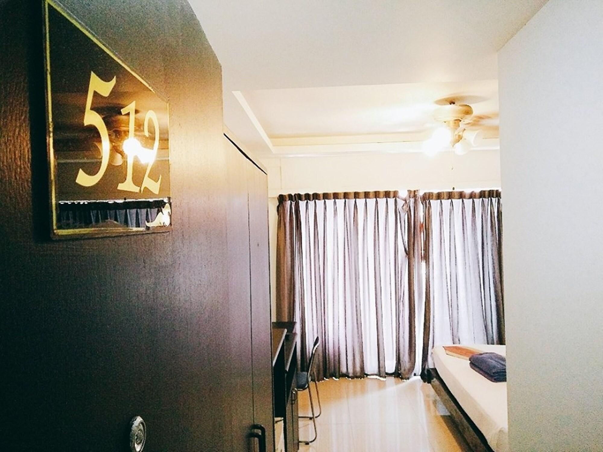 Boomerang Inn Phuket Extérieur photo