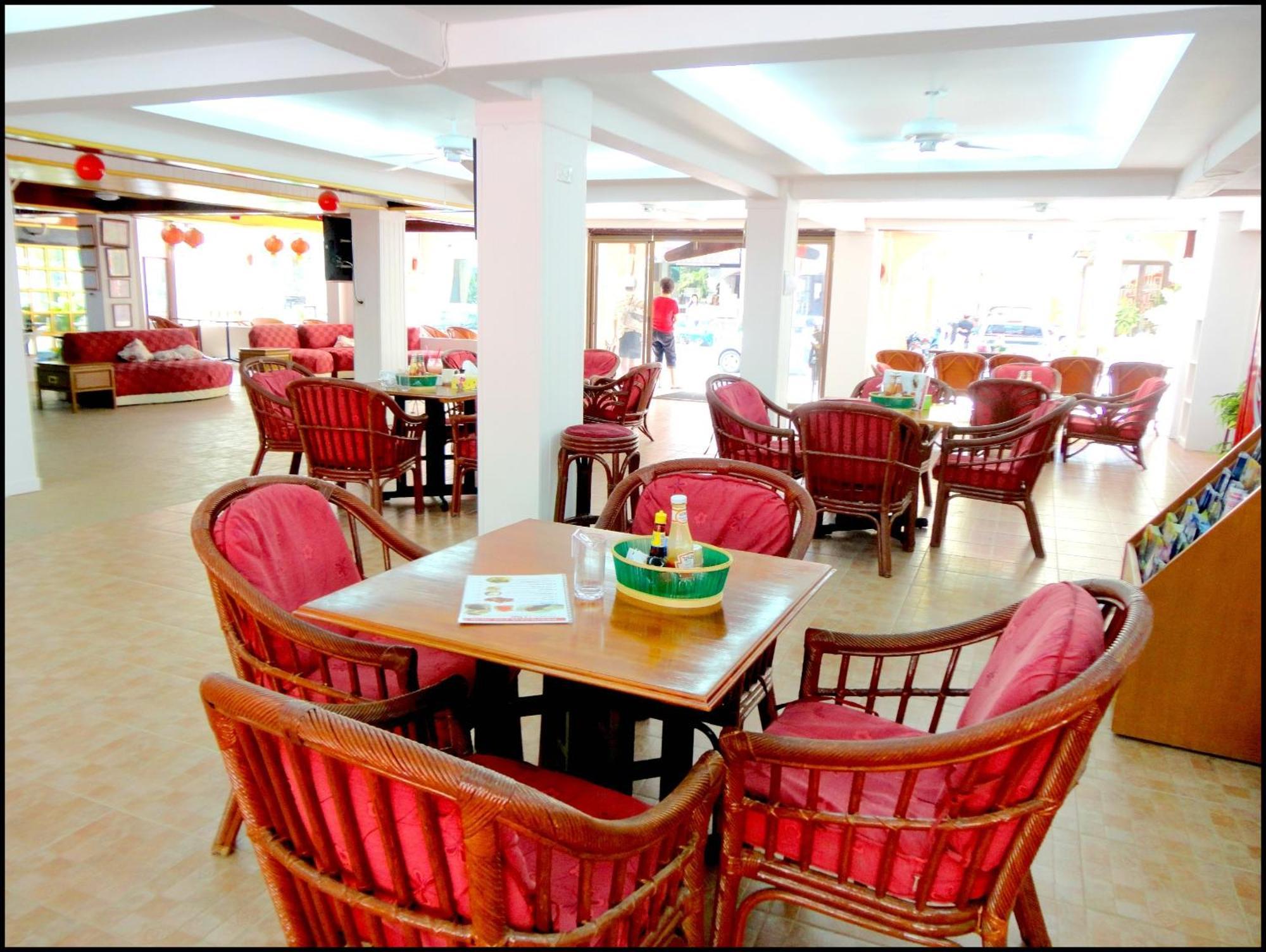 Boomerang Inn Phuket Extérieur photo