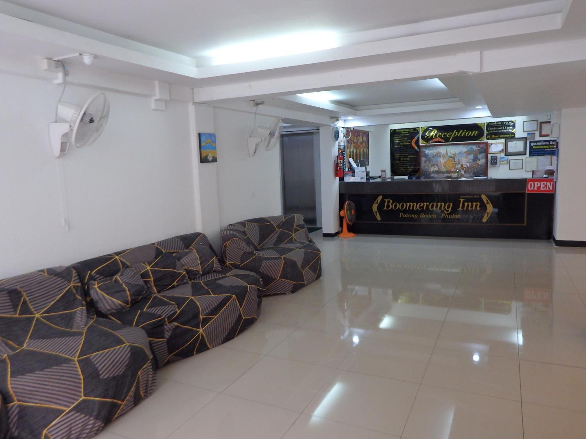 Boomerang Inn Phuket Extérieur photo