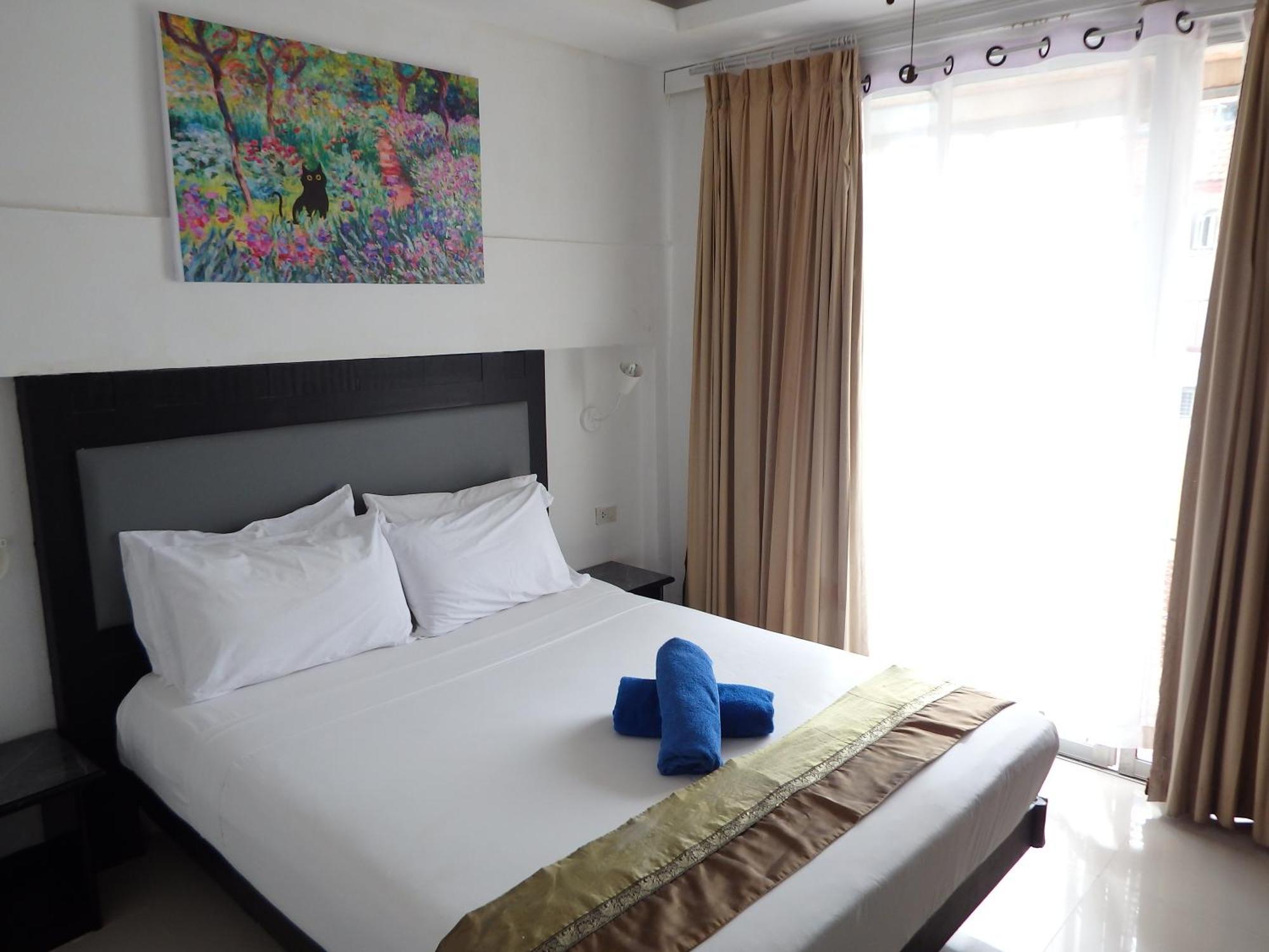 Boomerang Inn Phuket Extérieur photo