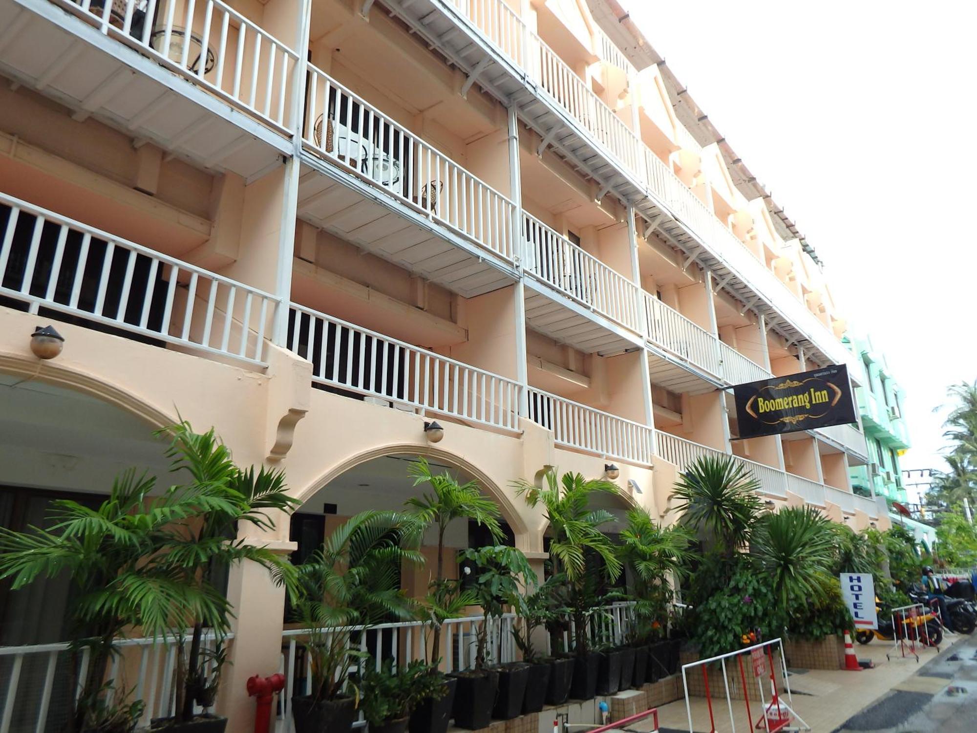 Boomerang Inn Phuket Extérieur photo