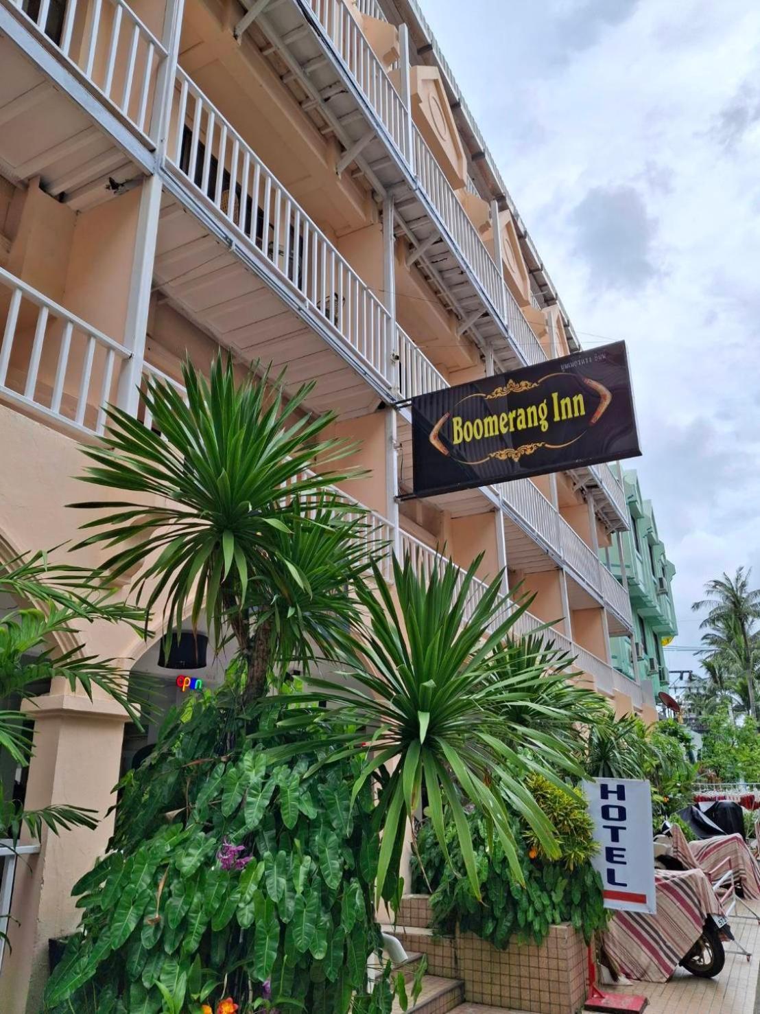 Boomerang Inn Phuket Extérieur photo