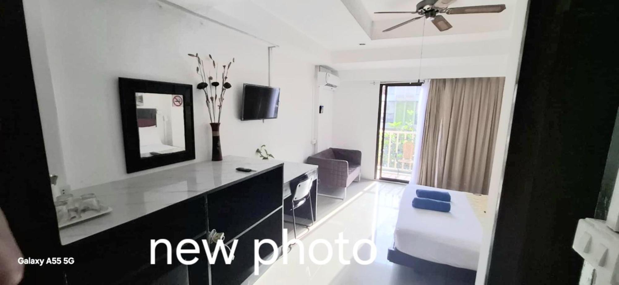 Boomerang Inn Phuket Extérieur photo
