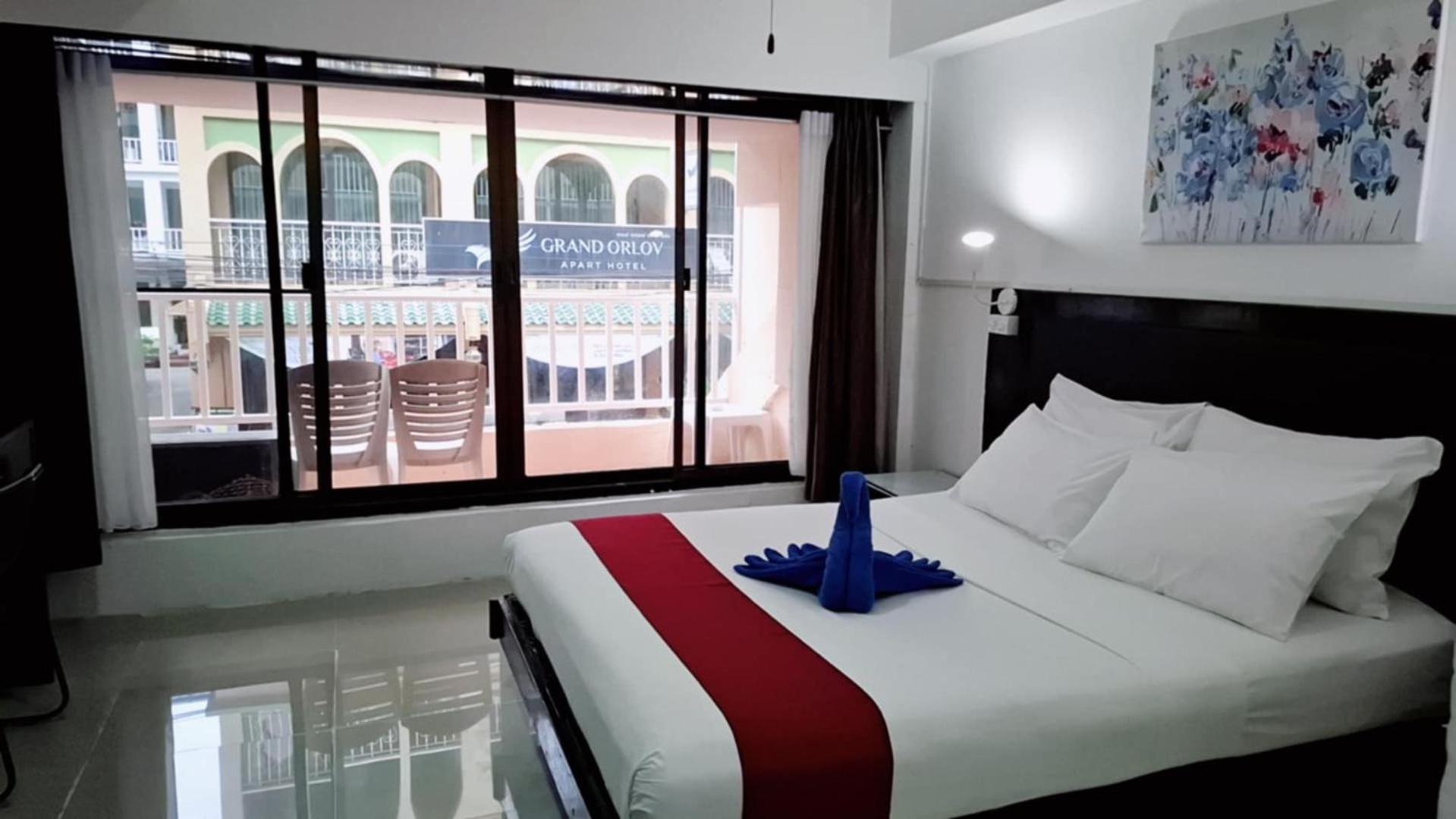 Boomerang Inn Phuket Extérieur photo