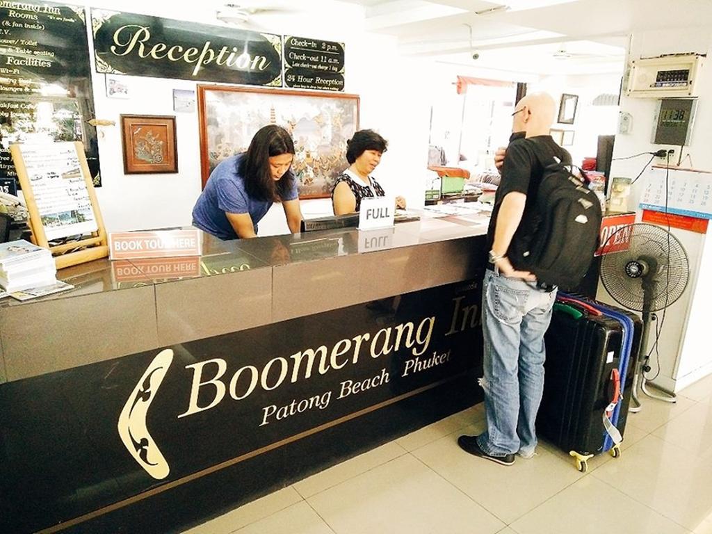 Boomerang Inn Phuket Extérieur photo