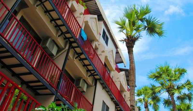 Boomerang Inn Phuket Extérieur photo