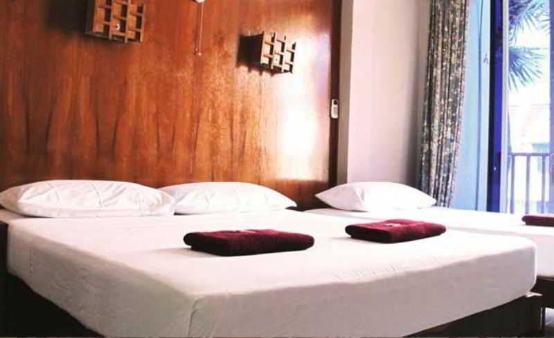Boomerang Inn Phuket Extérieur photo