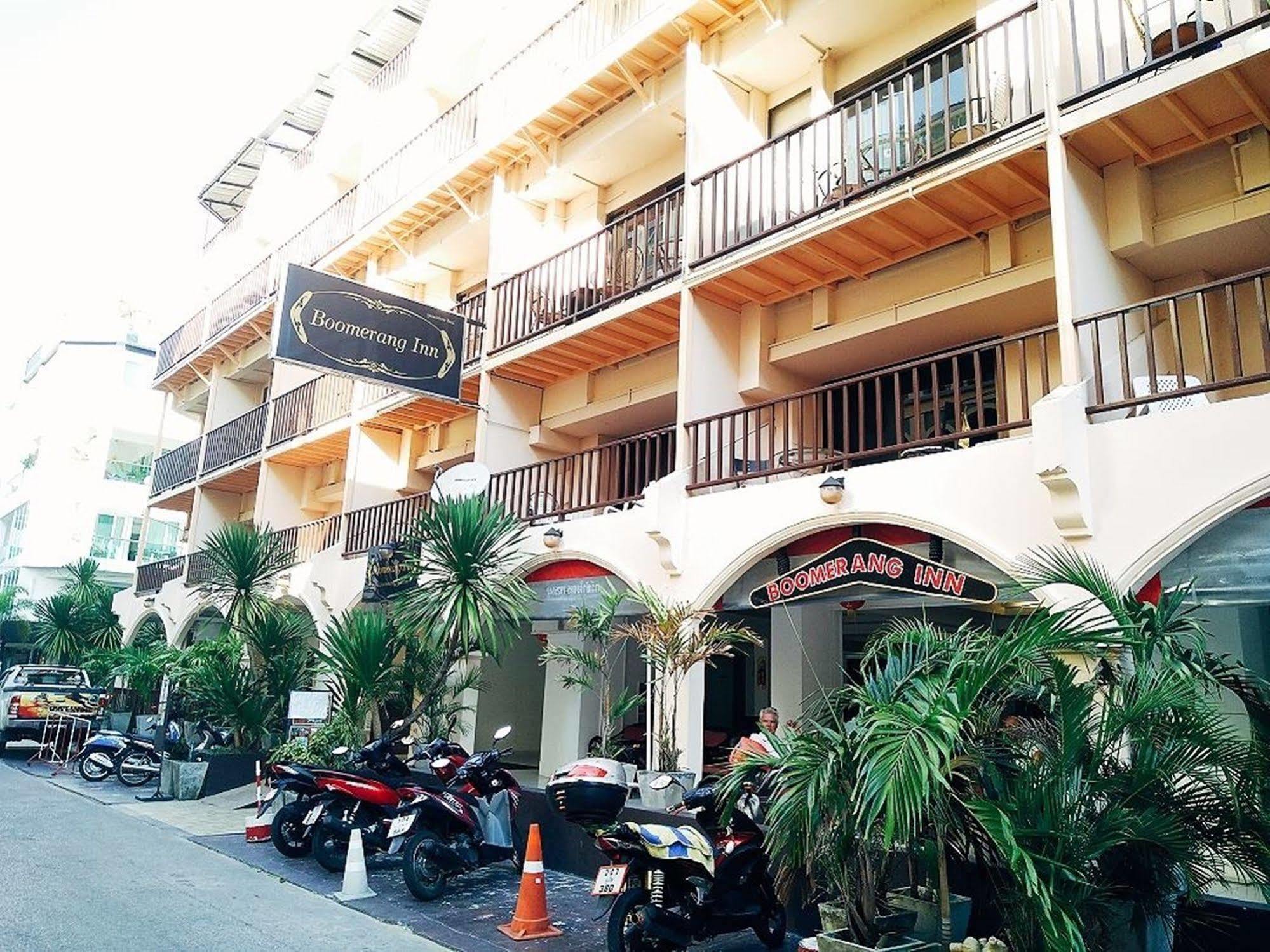 Boomerang Inn Phuket Extérieur photo